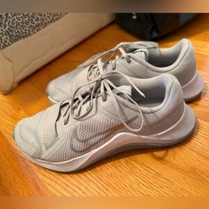 Nike WMN’S MC Trainer 2 Sneaker